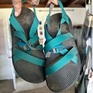LIGHTLY WORN Chaco Cloud Z Strap